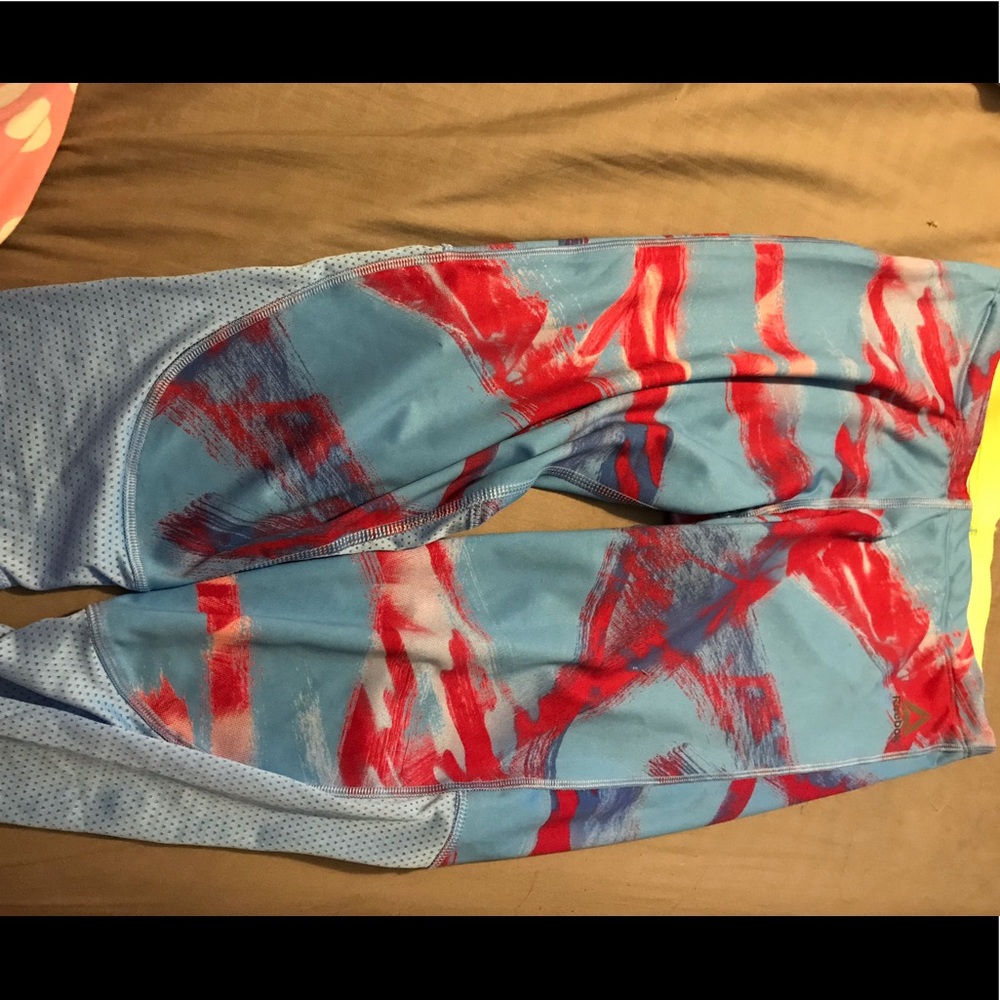 Reebok capris size small
